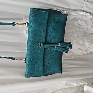 ANTHROPOLOGIE BRAND NEW 100% LEATHER FOREST GREEN PURSE. IN TIME FOR CHRISTMAS